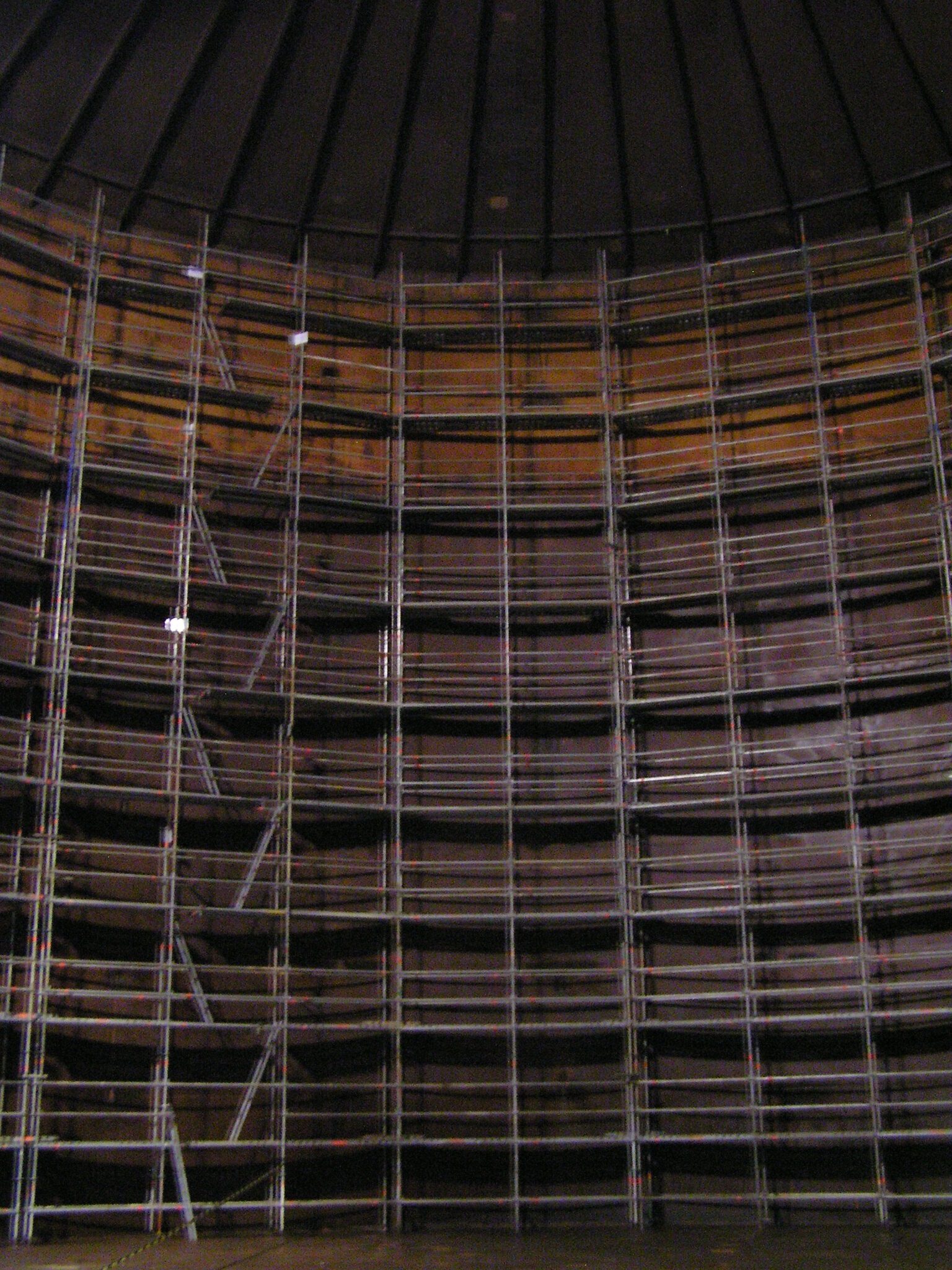 Scaffolding on an industrial tank by Montaga
