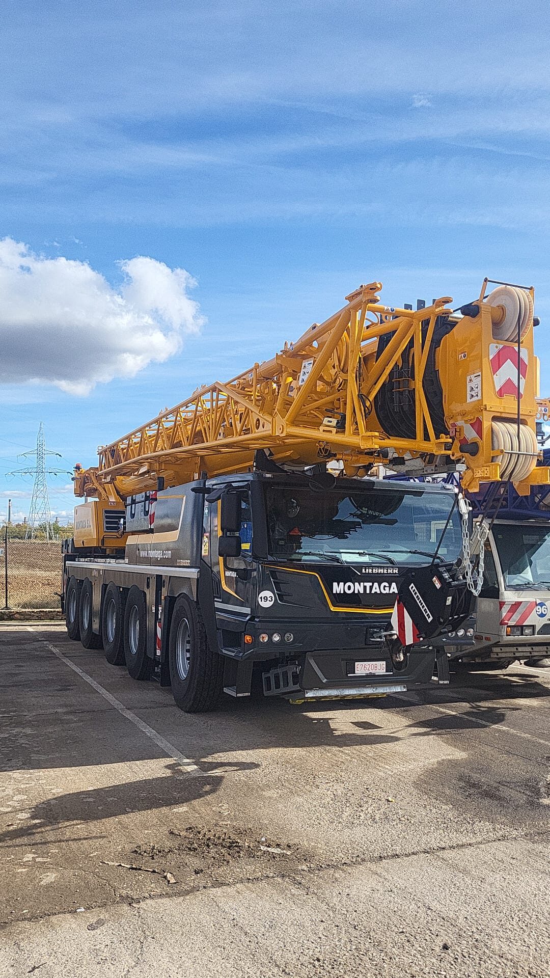 Liebherr crane from the Montaga fleet